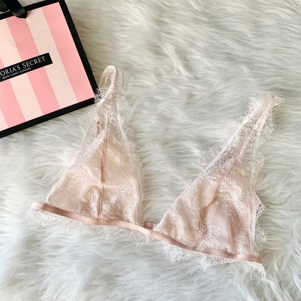 Victoria's Secret Chantilly Lace unlined bra small